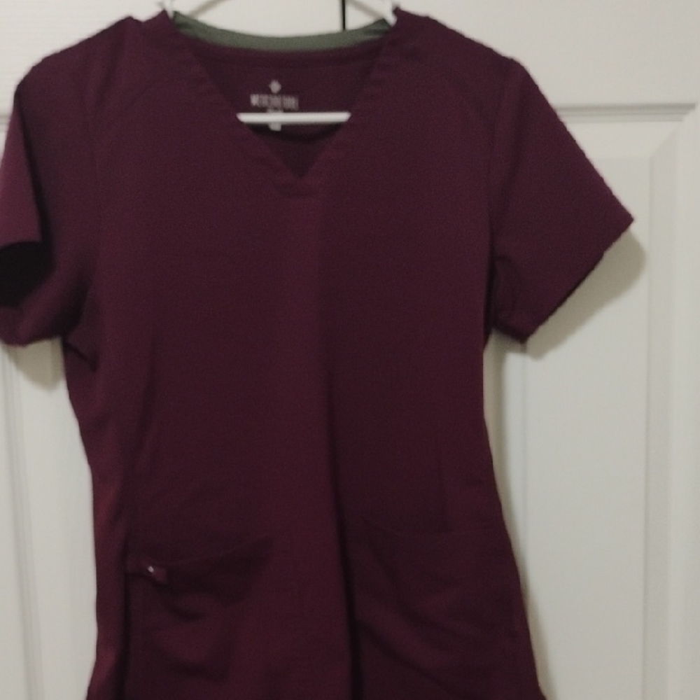 Med Couture V-Neck Short Sleeve Top - Burgundy, Size XS